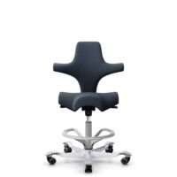 HÅG Capisco 8106 - Cura Loop (Gabriel) - Polyester recyclé - CLP66165 Blue - Argent - 200 mm (hauteur d’assise 46–64 cm) - Roues souples pour sols durs