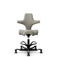 HÅG Capisco 8106 - Mainline Flax (Camira) - Laine / Lin - MLF002 Beige-Grey - Noir - 200 mm (hauteur d’assise 46–64 cm) - Patins