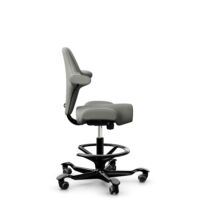HÅG Capisco 8106 - Paloma Soft (Wollsdorf) - Cuir semi-aniline - ATG55115 - Noir - 265 mm (hauteur d’assise 53–79 cm) - Roues dures pour sols souples