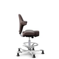HÅG Capisco 8106 - Paloma Soft (Wollsdorf) - Cuero semi-anilina - ATG55130 - Dark brown - Silver - 265 mm (seat height 53-79cm) - Glides
