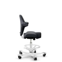 HÅG Capisco 8106 - Paloma Soft (Wollsdorf) - Cuir semi-aniline - ATG55185 - Blanc - 200 mm (hauteur d’assise 46–64 cm) - Roues dures pour sols souples
