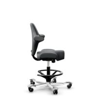HÅG Capisco 8106 - Paloma Soft (Wollsdorf) - Cuir semi-aniline - ATG55206 - Noir - 200 mm (hauteur d’assise 46–64 cm) - Roues dures pour sols souples