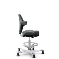 HÅG Capisco 8106 - Paloma Soft (Wollsdorf) - Semi-aniline Leder - ATG55206 - Grey - Zilver - 265 mm (Zithoogte 53-79cm) - Glijdoppen