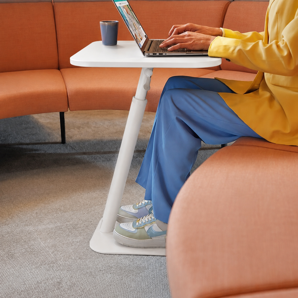 Addit Bento laptoptafel verstelbaar 450 Wit in gebruik