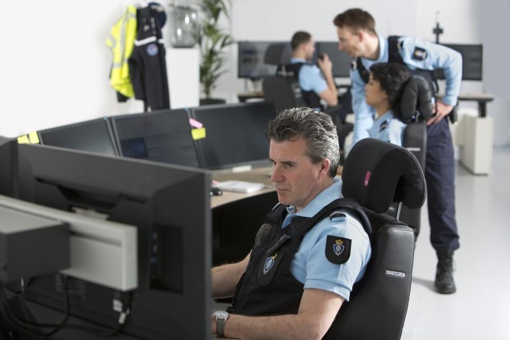 Werkplekinrichting met BMA Secur Exclusive RH 24-uurs Bureaustoel – Zwart