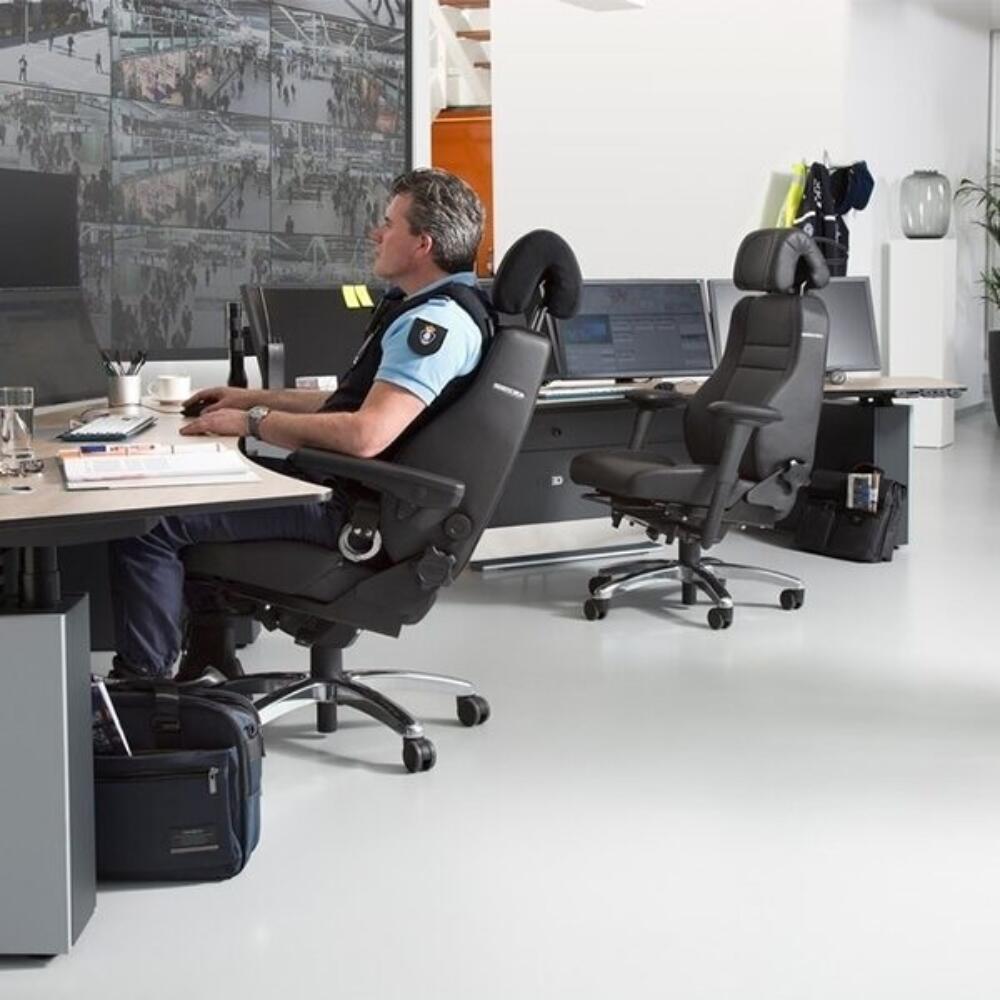 BMA Secur Exclusive RH 24-uurs Bureaustoel – Zwart op werkplek