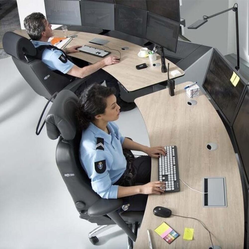 Bovenaanzicht werkplek met de BMA Secur Exclusive RH 24-uurs Bureaustoel – Zwart