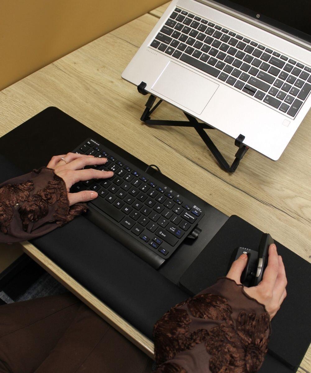 Combirest polssteun t b v muis en toetsenbord  in gebruik met toetsenbord en muis