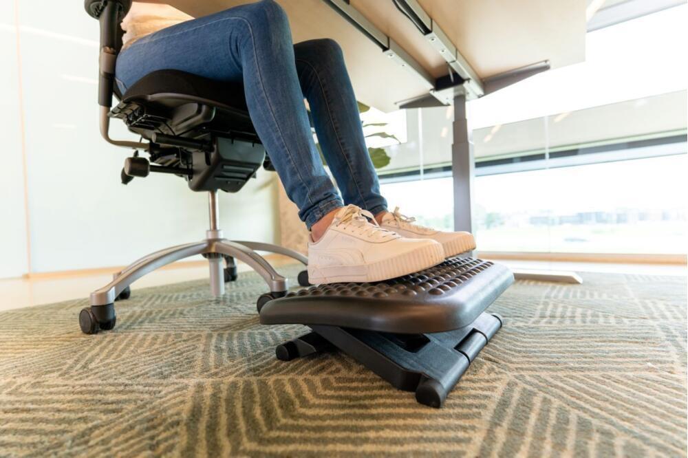 DESQ Voetensteun 3 Hoogte Standen Zwart 60073 onder het bureau