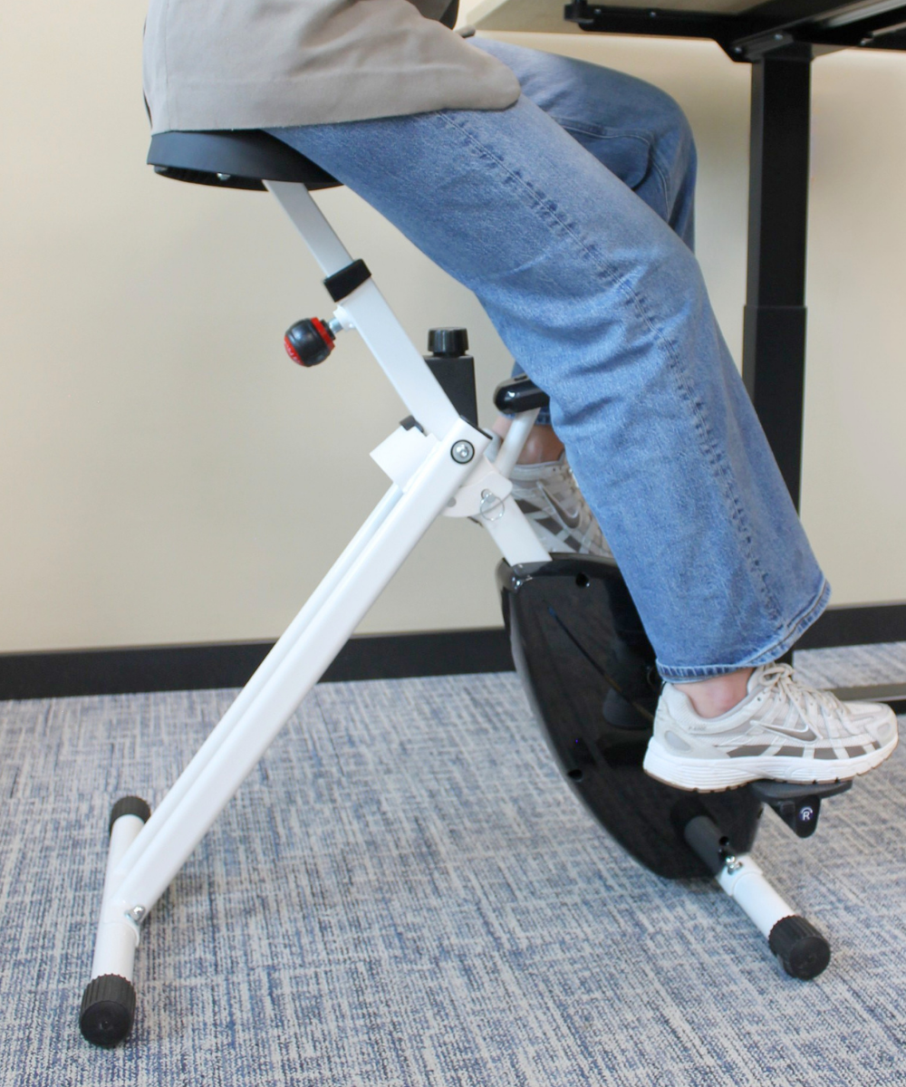 Desk Bike Go achter het bureau