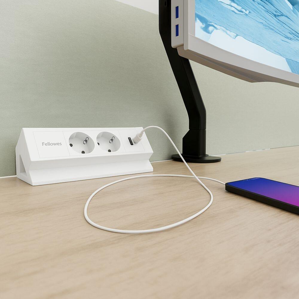 Filex Power Desk Up 2 0 2x 230 V met USB AC Wit met telefoon aan het opladen
