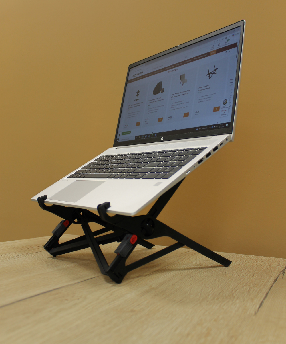 Roost V3 stand Laptopstandaard met laptop en ergo2work website