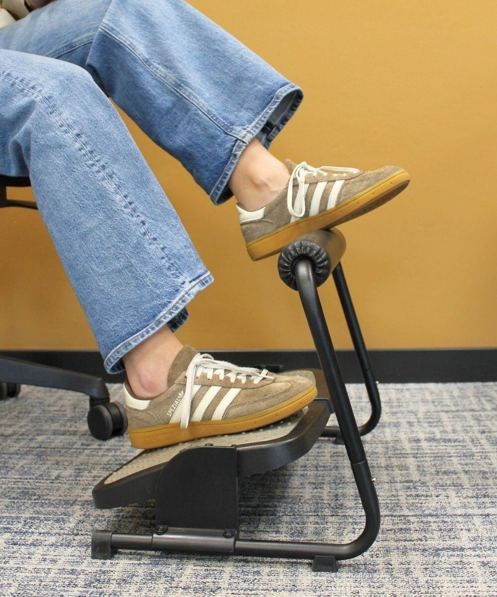 SUN FLEX Footrest Relax ergonomische voetensteun  met een voet op de beensteun