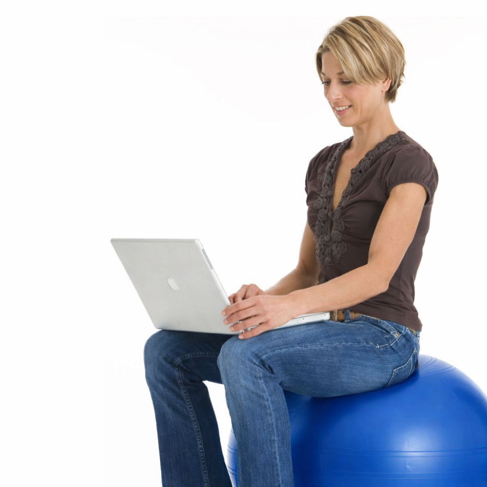 Togu zitbal blauw met vrouw op laptop