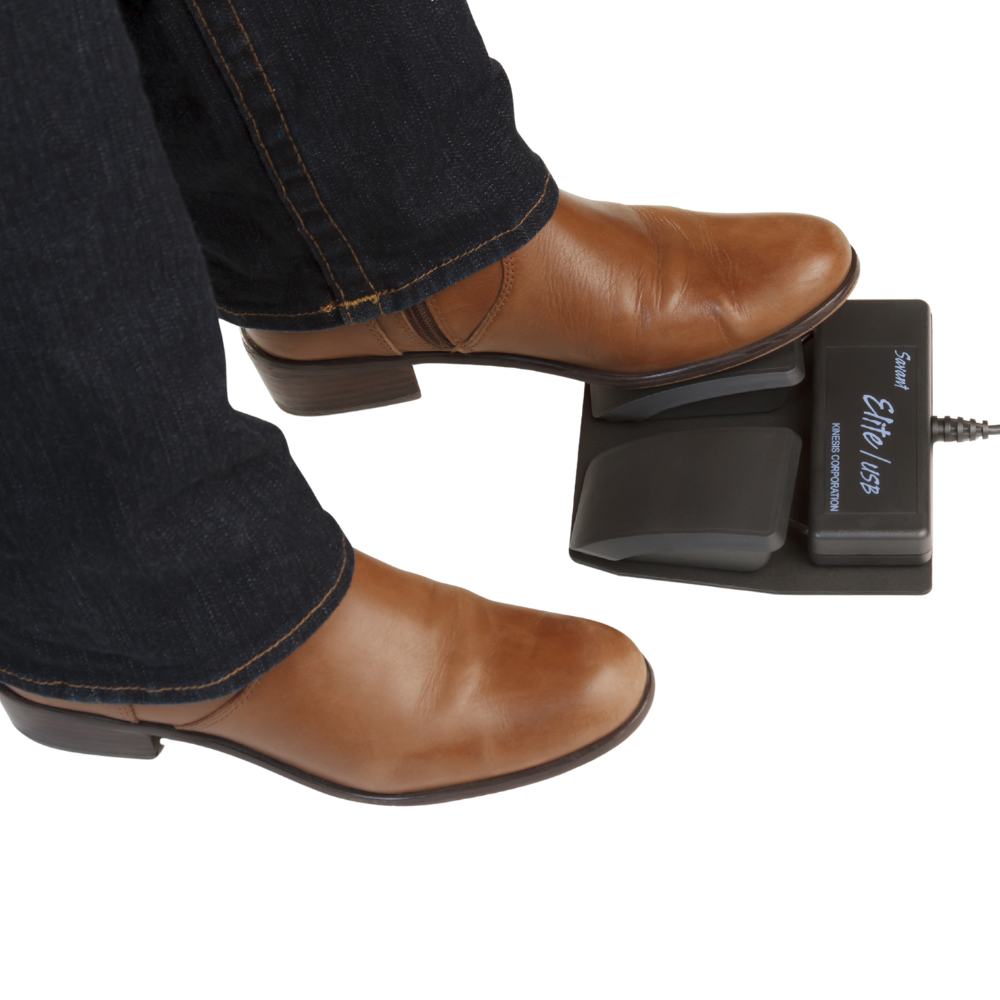 Voetpedaal muis dual bedraad zwart met voet op pedaal