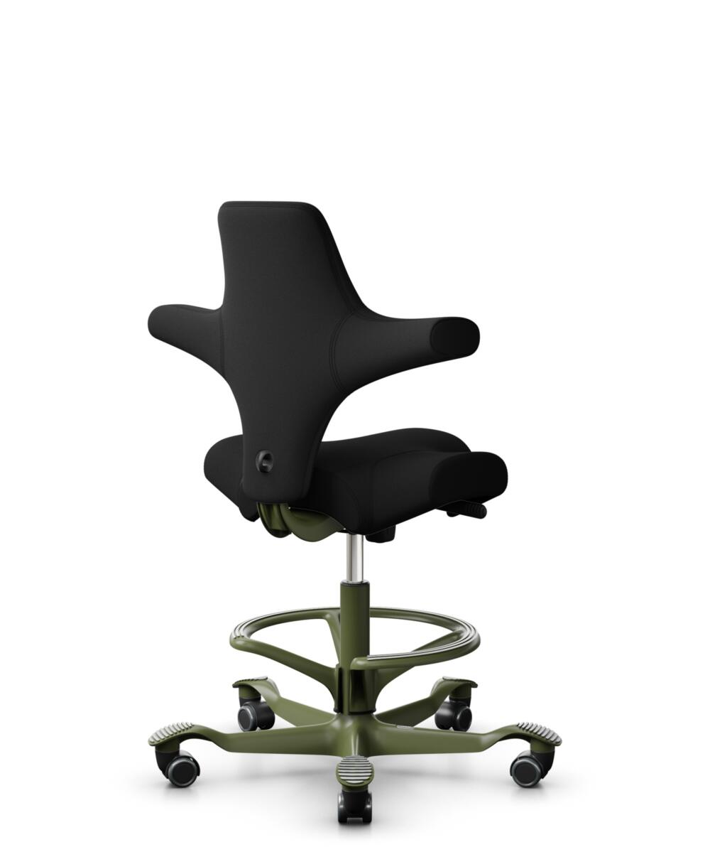 HÅG Capisco 8106 - Xtreme (Camira) - Gerecycled Polyester - EXR009 - Black - Framekleur - Moss Grey - Gasveer - 265 mm (Zithoogte 53-79cm) - Vloercontact - Harde wielen t.b.v. zachte vloeren - Voetenring - Ja, in framekleur - Voetster - Nee, voetster i... - 3