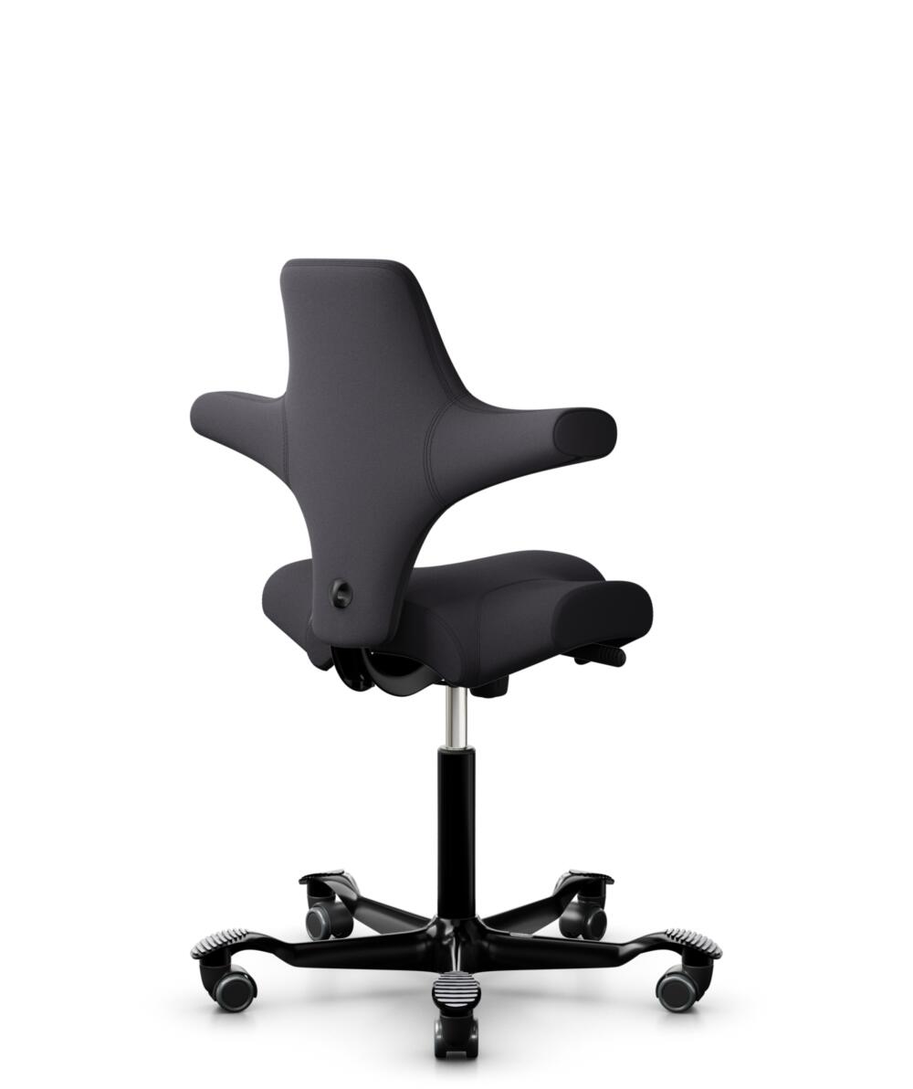 HÅG Capisco 8106 - Xtreme (Camira) - Gerecycled Polyester - EXR145 - Charcoal - Framekleur - Zwart - Gasveer - 200 mm (Zithoogte 46-64cm) - Vloercontact - Harde wielen t.b.v. zachte vloeren - Voetenring - Nee, geen voetenring - Voetster - Nee, voetster... - 3