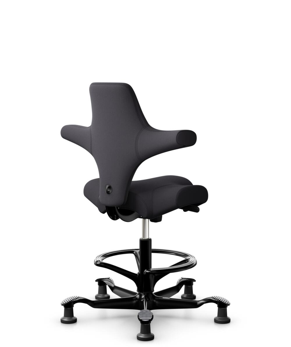 HÅG Capisco 8106 - Xtreme (Camira) - Gerecycled Polyester - EXR145 - Charcoal - Framekleur - Zwart - Gasveer - 265 mm (Zithoogte 53-79cm) - Vloercontact - Glijdoppen - Voetenring - Ja, in framekleur - Voetster - Nee, voetster in framekleur - 3