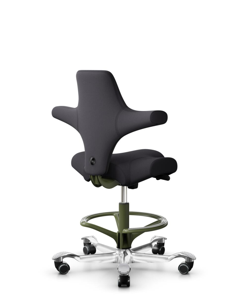HÅG Capisco 8106 - Xtreme (Camira) - Gerecycled Polyester - EXR145 - Charcoal - Framekleur - Moss Grey - Gasveer - 265 mm (Zithoogte 53-79cm) - Vloercontact - Harde wielen t.b.v. zachte vloeren - Voetenring - Ja, in framekleur - Voetster - Ja, voetster... - 3