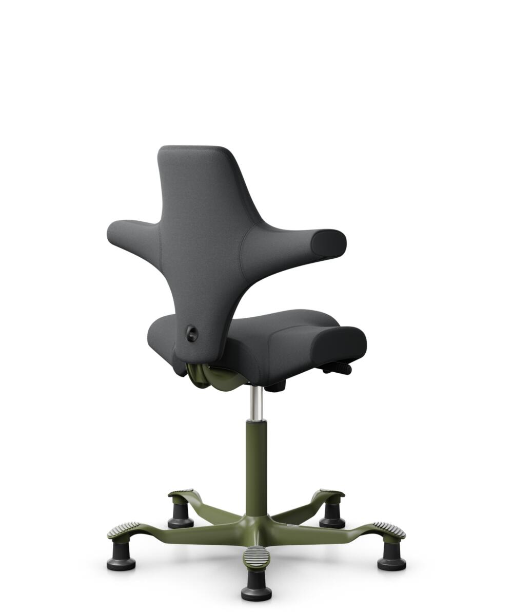 HÅG Capisco 8106 - Select (Gabriel) - Wol / Polyamide - SC60134 - Dark Grey - Framekleur - Moss Grey - Gasveer - 200 mm (Zithoogte 46-64cm) - Vloercontact - Glijdoppen - Voetenring - Nee, geen voetenring - Voetster - Nee, voetster in framekleur - 3