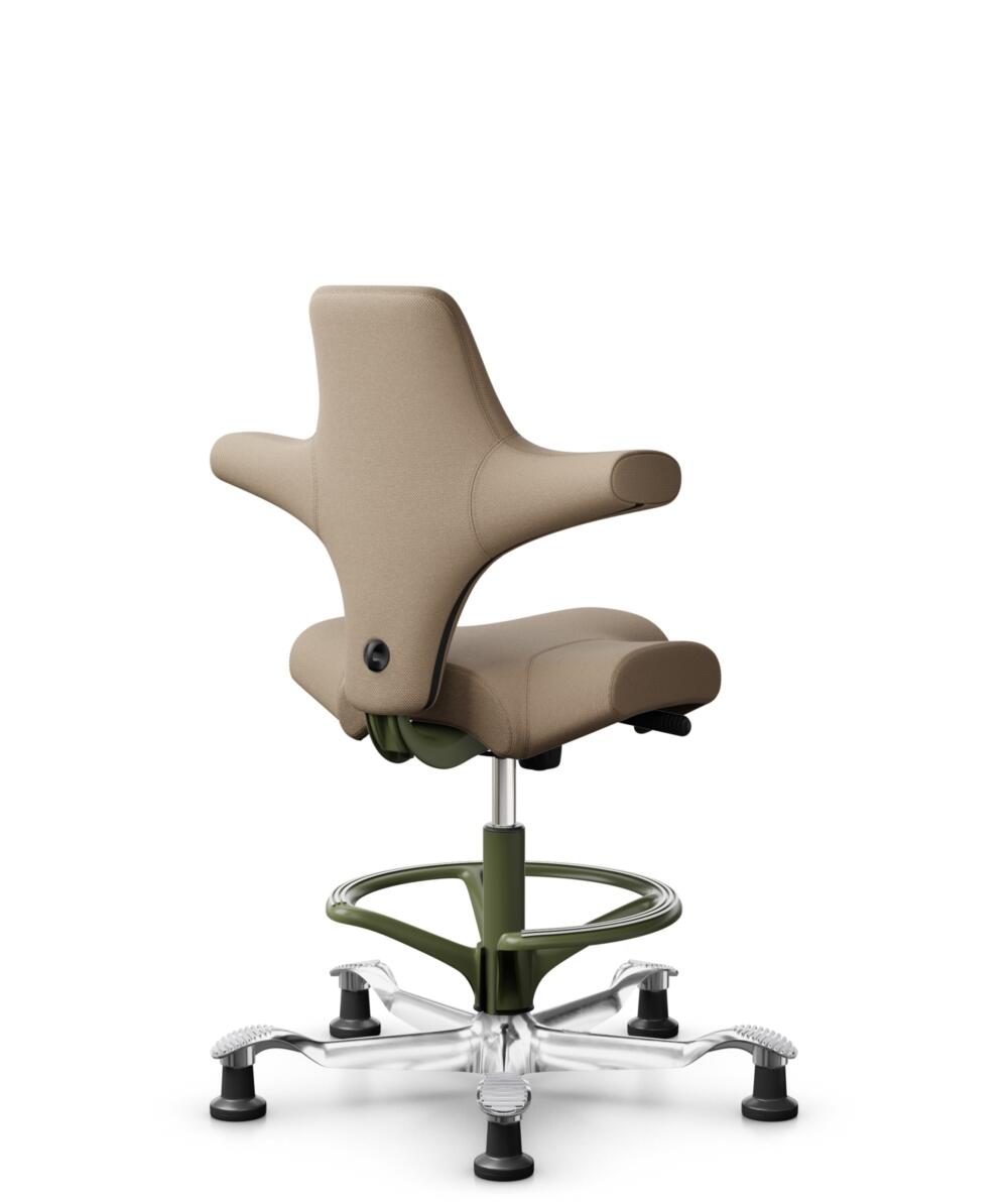 HÅG Capisco 8106 - Select (Gabriel) - Wol / Polyamide - SC61184 - Light brown - Framekleur - Moss Grey - Gasveer - 200 mm (Zithoogte 46-64cm) - Vloercontact - Glijdoppen - Voetenring - Ja, in framekleur - Voetster - Ja, voetster in gepolijst aluminium - 3