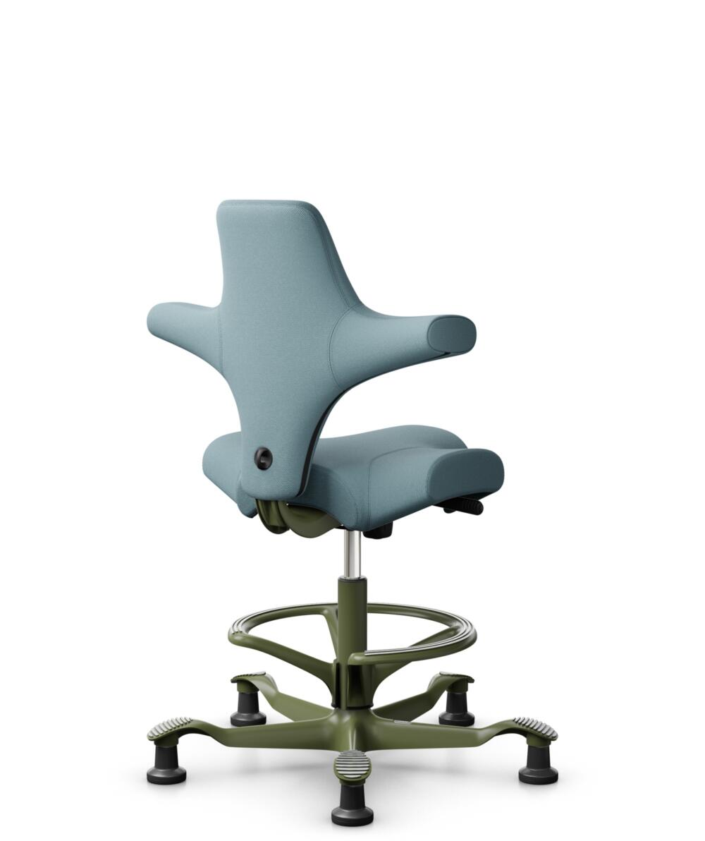 HÅG Capisco 8106 - Select (Gabriel) - Wol / Polyamide - SC67098 - Glacier blue - Framekleur - Moss Grey - Gasveer - 200 mm (Zithoogte 46-64cm) - Vloercontact - Glijdoppen - Voetenring - Ja, in framekleur - Voetster - Nee, voetster in framekleur - 3