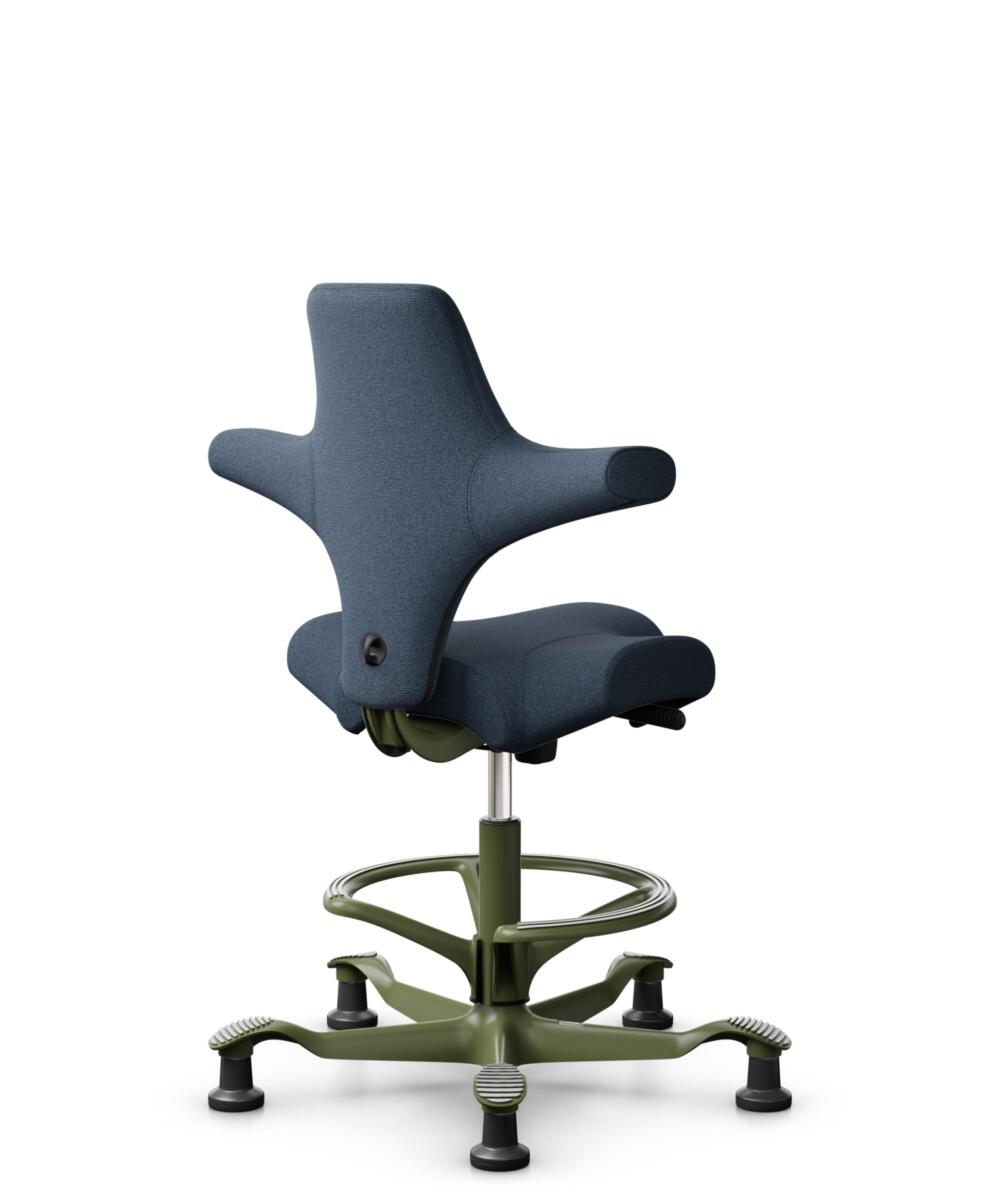 HÅG Capisco 8106 - Capture (Gabriel) - Wol / Polyamide - CPT6001 - Dark blue - Framekleur - Moss Grey - Gasveer - 265 mm (Zithoogte 53-79cm) - Vloercontact - Glijdoppen - Voetenring - Ja, in framekleur - Voetster - Nee, voetster in framekleur - 3