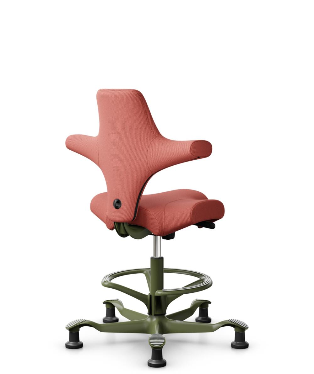 HÅG Capisco 8106 - Oceanic (Camira) - Gerecycled Polyester - OCI012 - Orange-red - Framekleur - Moss Grey - Gasveer - 265 mm (Zithoogte 53-79cm) - Vloercontact - Glijdoppen - Voetenring - Ja, in framekleur - Voetster - Nee, voetster in framekleur - 3