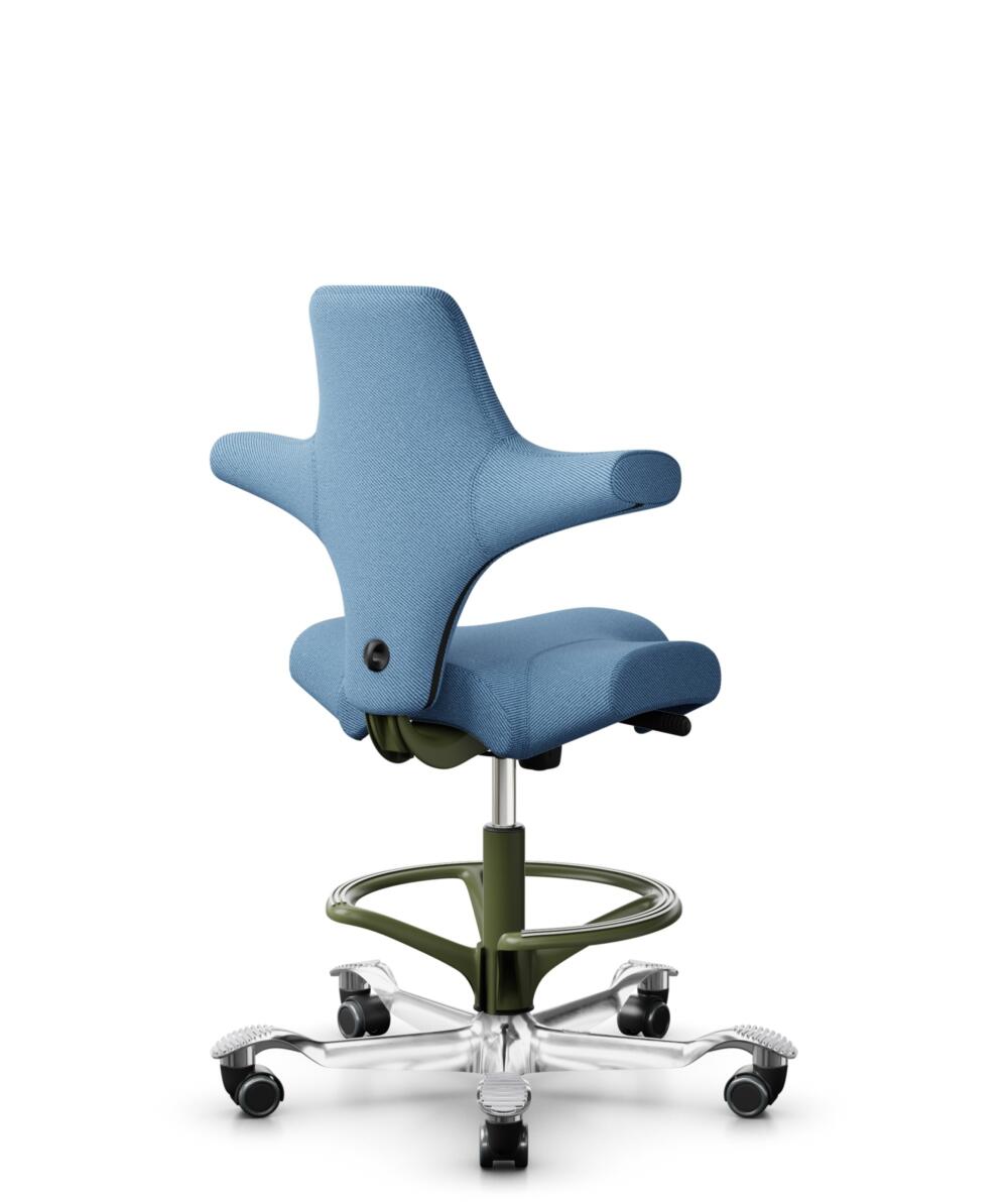HÅG Capisco 8106 - Oceanic (Camira) - Gerecycled Polyester - OCI011 - Light blue - Framekleur - Moss Grey - Gasveer - 265 mm (Zithoogte 53-79cm) - Vloercontact - Harde wielen t.b.v. zachte vloeren - Voetenring - Ja, in framekleur - Voetster - Ja, voets... - 3