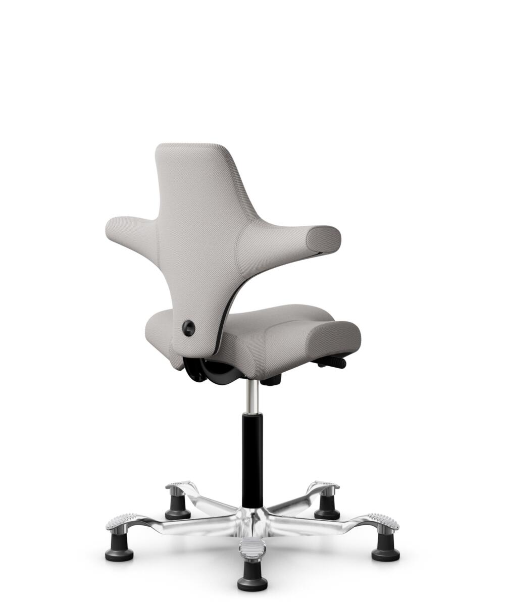 HÅG Capisco 8106 - Oceanic (Camira) - Gerecycled Polyester - OCI014 - Light beige - Framekleur - Zwart - Gasveer - 200 mm (Zithoogte 46-64cm) - Vloercontact - Glijdoppen - Voetenring - Nee, geen voetenring - Voetster - Ja, voetster in gepolijst aluminium - 3