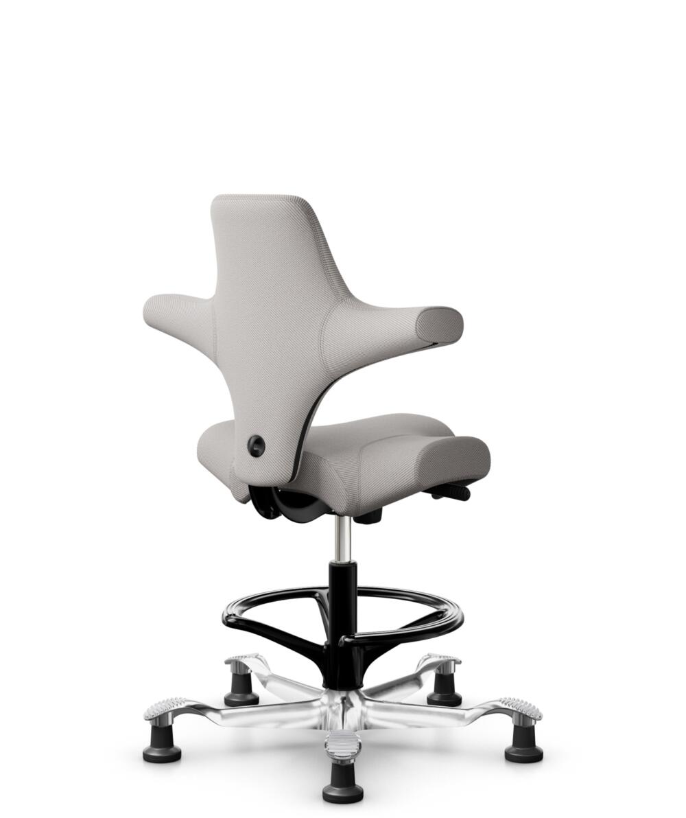 HÅG Capisco 8106 - Oceanic (Camira) - Gerecycled Polyester - OCI014 - Light beige - Framekleur - Zwart - Gasveer - 265 mm (Zithoogte 53-79cm) - Vloercontact - Glijdoppen - Voetenring - Ja, in framekleur - Voetster - Ja, voetster in gepolijst aluminium - 3