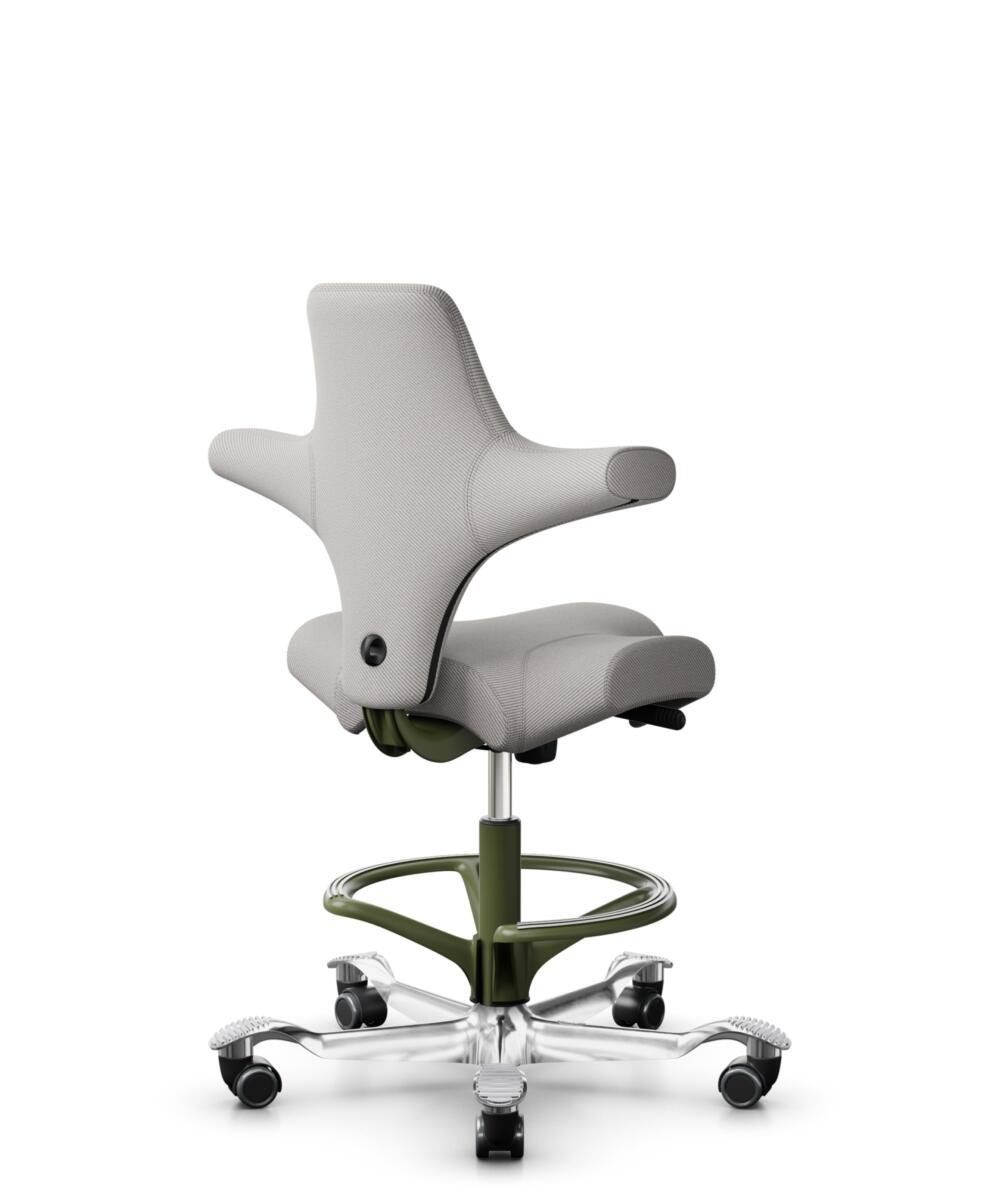 HÅG Capisco 8106 - Oceanic (Camira) - Gerecycled Polyester - OCI014 - Light beige - Framekleur - Moss Grey - Gasveer - 265 mm (Zithoogte 53-79cm) - Vloercontact - Harde wielen t.b.v. zachte vloeren - Voetenring - Ja, in framekleur - Voetster - Ja, voet... - 3