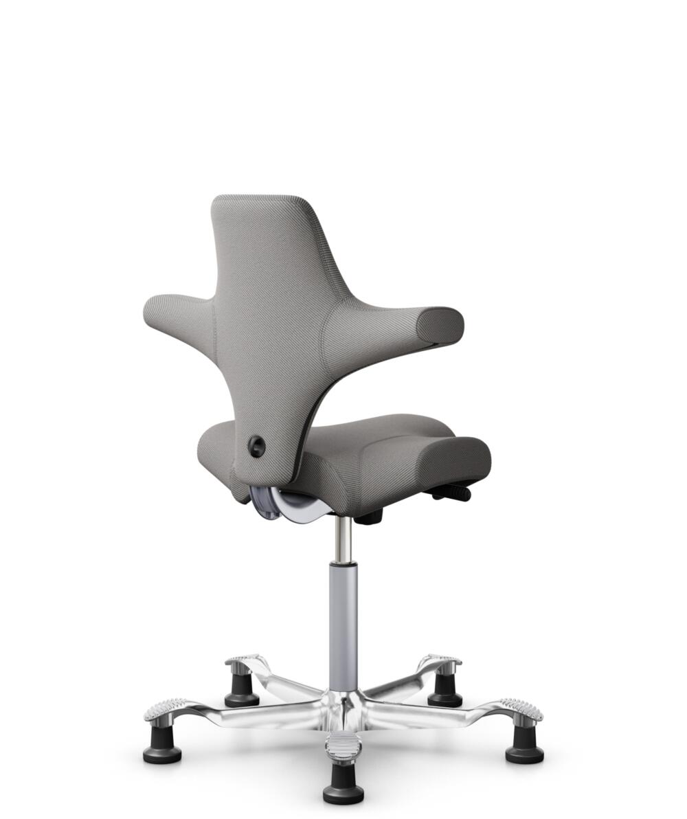 HÅG Capisco 8106 - Oceanic (Camira) - Gerecycled Polyester - OCI008 - Warm grey - Framekleur - Zilver - Gasveer - 200 mm (Zithoogte 46-64cm) - Vloercontact - Glijdoppen - Voetenring - Nee, geen voetenring - Voetster - Ja, voetster in gepolijst aluminium - 3