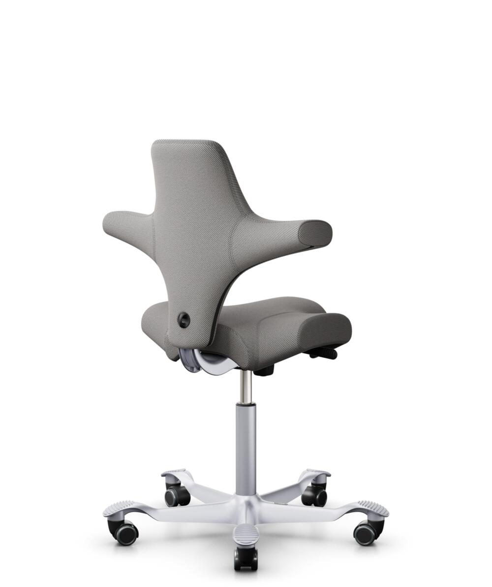 HÅG Capisco 8106 - Oceanic (Camira) - Gerecycled Polyester - OCI008 - Warm grey - Framekleur - Zilver - Gasveer - 265 mm (Zithoogte 53-79cm) - Vloercontact - Harde wielen t.b.v. zachte vloeren - Voetenring - Nee, geen voetenring - Voetster - Nee, voets... - 3