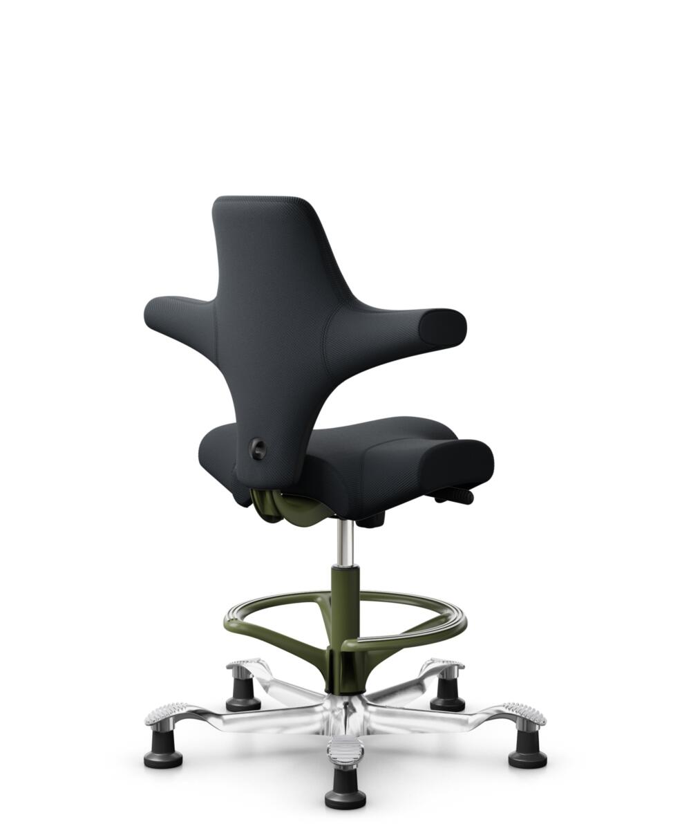 HÅG Capisco 8106 - Oceanic (Camira) - Gerecycled Polyester - OCI001 - Black - Framekleur - Moss Grey - Gasveer - 265 mm (Zithoogte 53-79cm) - Vloercontact - Glijdoppen - Voetenring - Ja, in framekleur - Voetster - Ja, voetster in gepolijst aluminium - 3