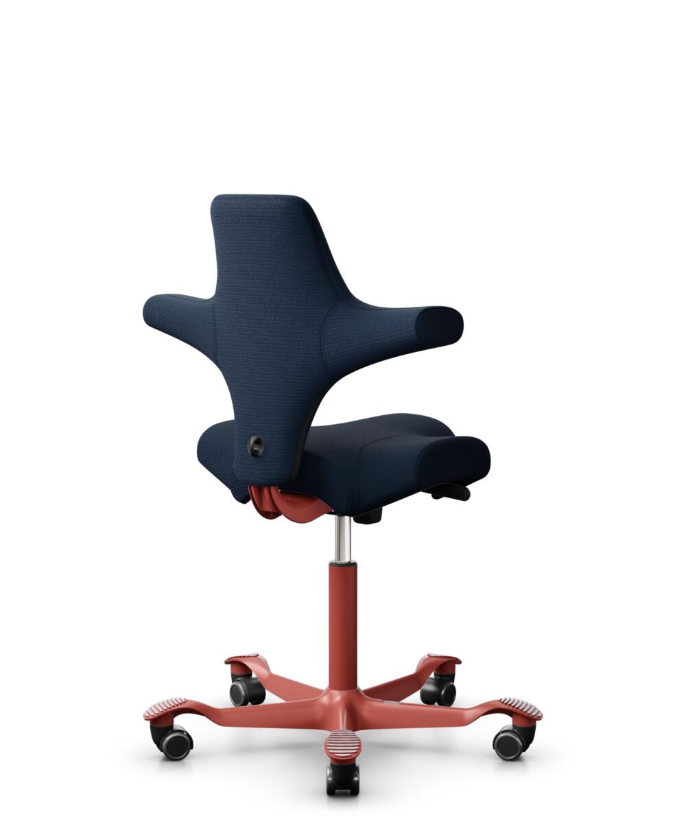 HÅG Capisco 8106 - Sirdal (GU) - Wol - SRD780 Dark blue - Framekleur - Blush Rose - Gasveer - 150 mm (Zithoogte 40-55cm) - Vloercontact - Zachte wielen t.b.v. harde vloeren - Voetenring - Nee, geen voetenring - Voetster - Nee, voetster in framekleur - 3