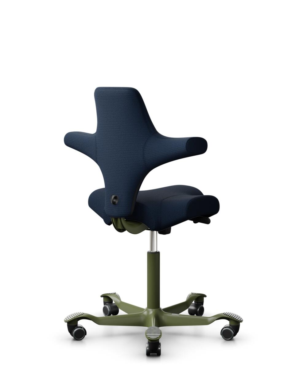HÅG Capisco 8106 - Sirdal (GU) - Wol - SRD780 Dark blue - Framekleur - Moss Grey - Gasveer - 200 mm (Zithoogte 46-64cm) - Vloercontact - Harde wielen t.b.v. zachte vloeren - Voetenring - Nee, geen voetenring - Voetster - Nee, voetster in framekleur - 3