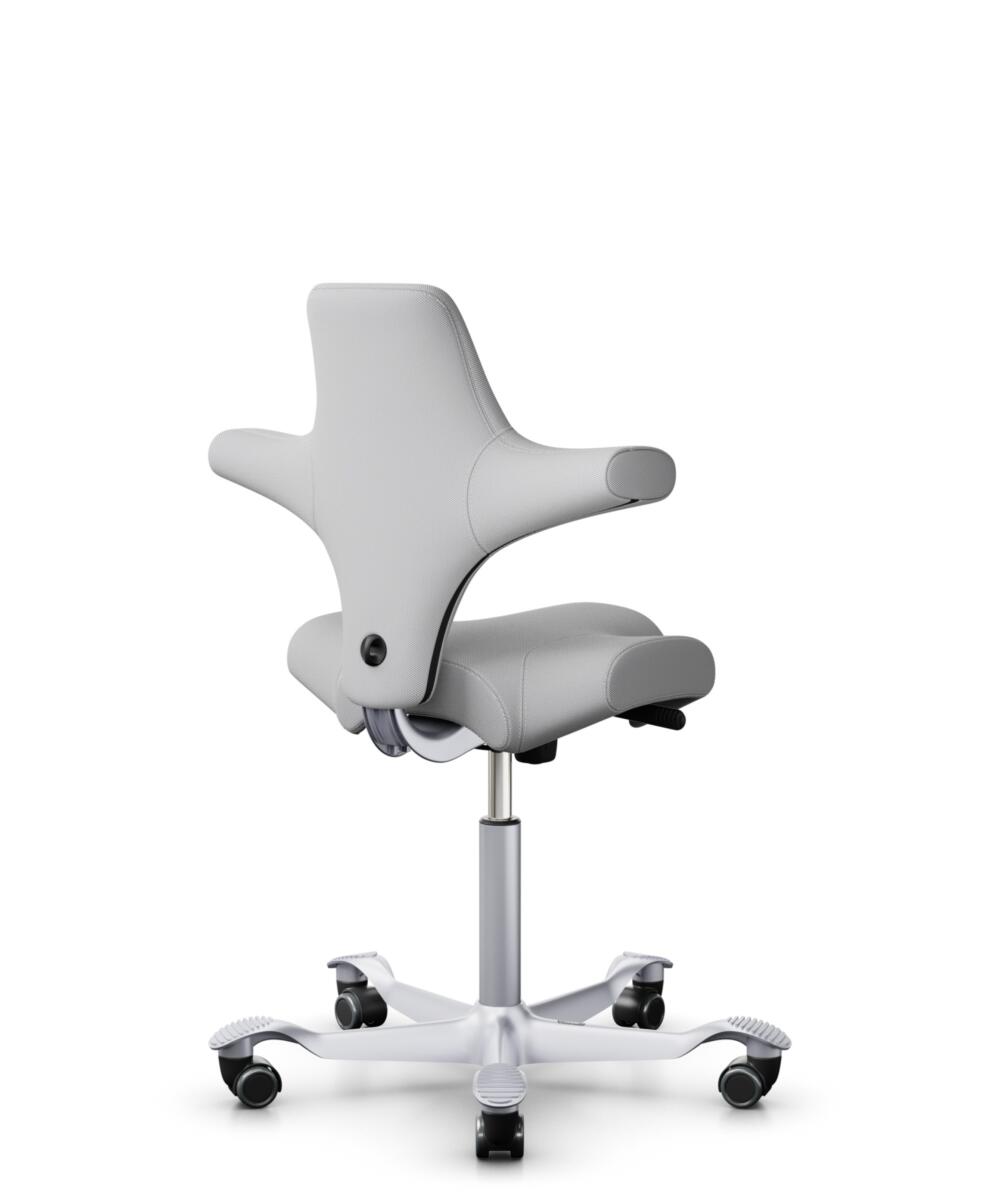 HÅG Capisco 8106 - Steelcut Trio 3 (Kvadrat) - Wol / Polyamide - STT133 - Light grey - Framekleur - Zilver - Gasveer - 200 mm (Zithoogte 46-64cm) - Vloercontact - Zachte wielen t.b.v. harde vloeren - Voetenring - Nee, geen voetenring - Voetster - Nee, ... - 3
