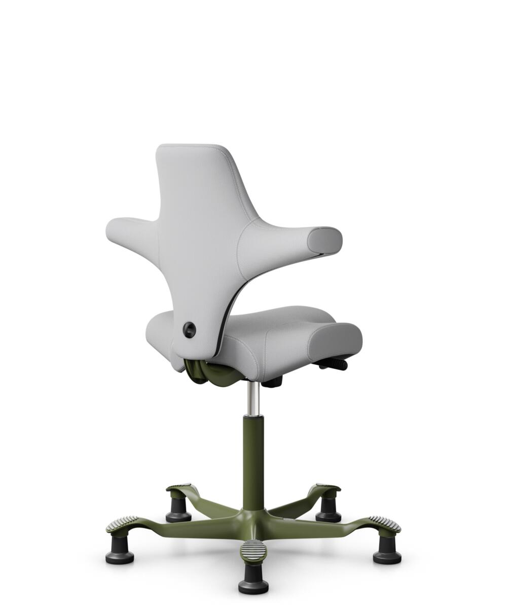 HÅG Capisco 8106 - Steelcut Trio 3 (Kvadrat) - Wol / Polyamide - STT133 - Light grey - Framekleur - Moss Grey - Gasveer - 200 mm (Zithoogte 46-64cm) - Vloercontact - Glijdoppen - Voetenring - Nee, geen voetenring - Voetster - Nee, voetster in framekleur - 3