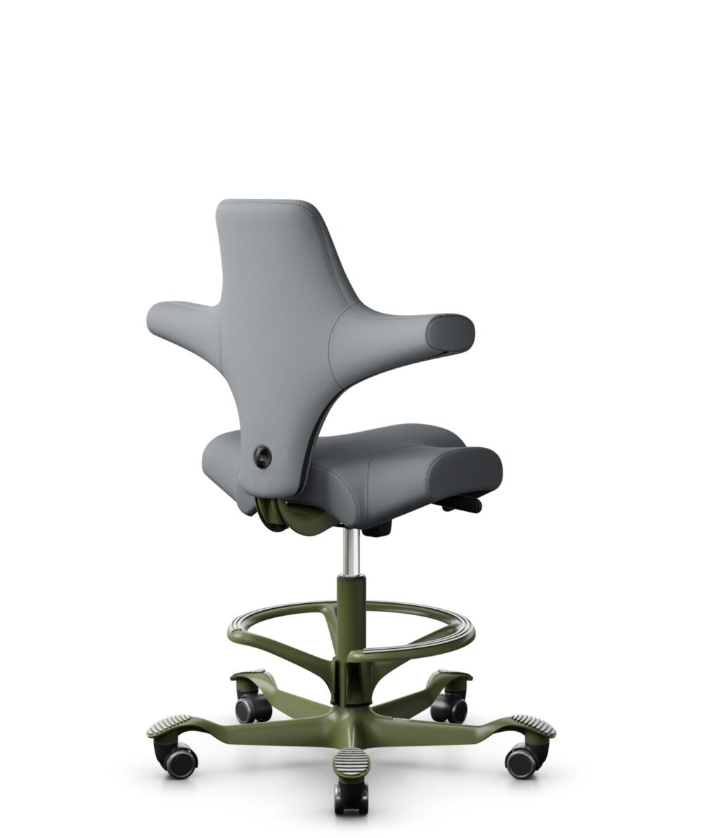 HÅG Capisco 8106 - Steelcut Trio 3 (Kvadrat) - Wol / Polyamide - STT153 - Grey - Framekleur - Moss Grey - Gasveer - 265 mm (Zithoogte 53-79cm) - Vloercontact - Zachte wielen t.b.v. harde vloeren - Voetenring - Ja, in framekleur - Voetster - Nee, voetst... - 3