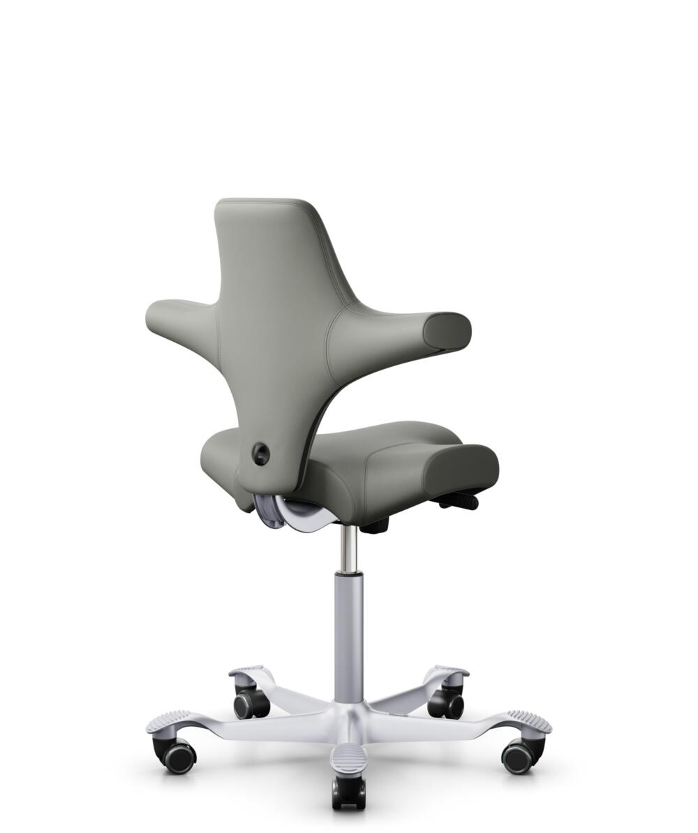 HÅG Capisco 8106 - Paloma Soft (Wollsdorf) - Semi-aniline Leder - PL55115 Warm grey - Framekleur - Zilver - Gasveer - 150 mm (Zithoogte 40-55cm) - Vloercontact - Harde wielen t.b.v. zachte vloeren - Voetenring - Nee, geen voetenring - Voetster - Nee, v... - 3