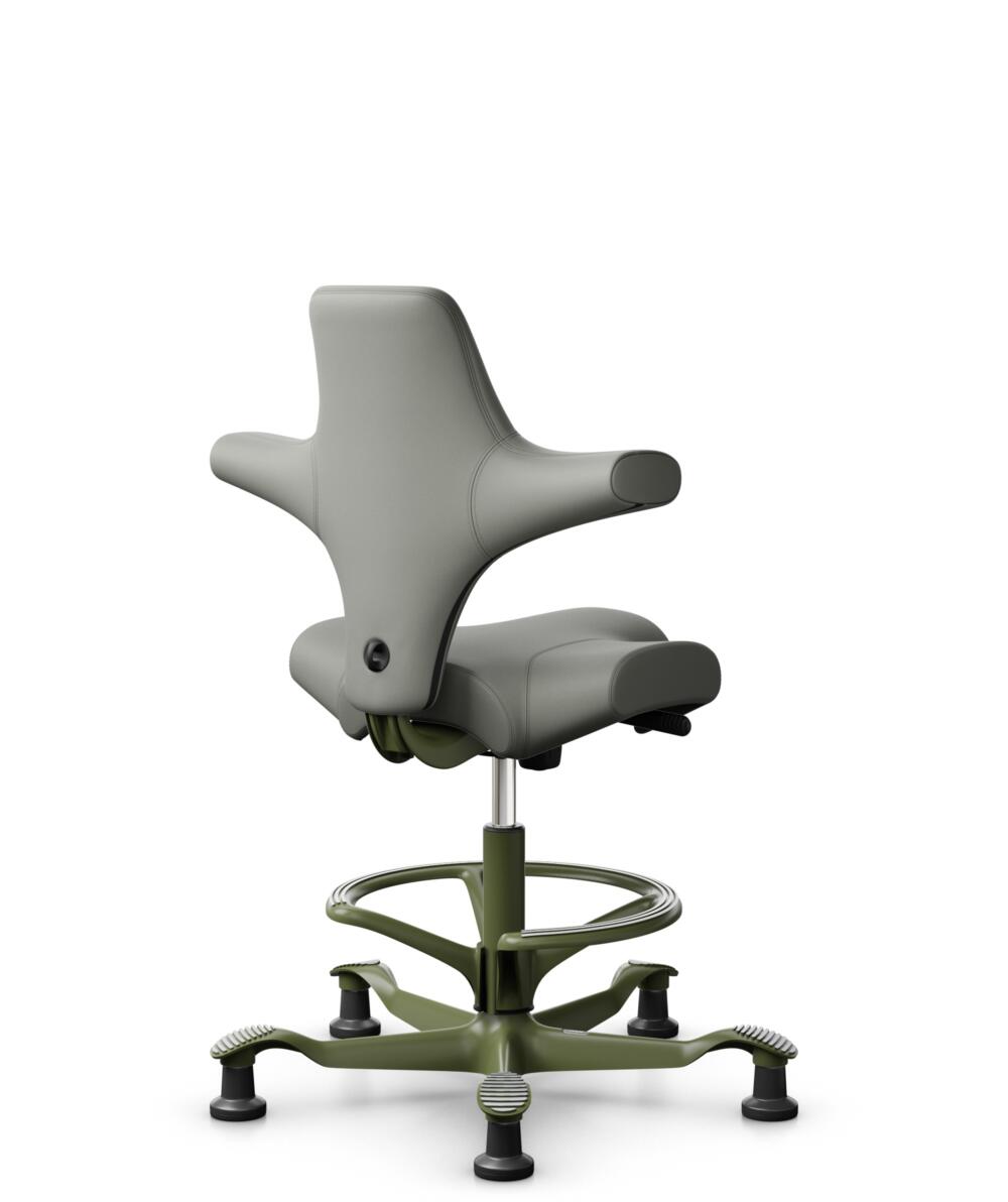 HÅG Capisco 8106 - Paloma Soft (Wollsdorf) - Semi-aniline Leder - PL55115 Warm grey - Framekleur - Moss Grey - Gasveer - 200 mm (Zithoogte 46-64cm) - Vloercontact - Glijdoppen - Voetenring - Ja, in framekleur - Voetster - Nee, voetster in framekleur - 3