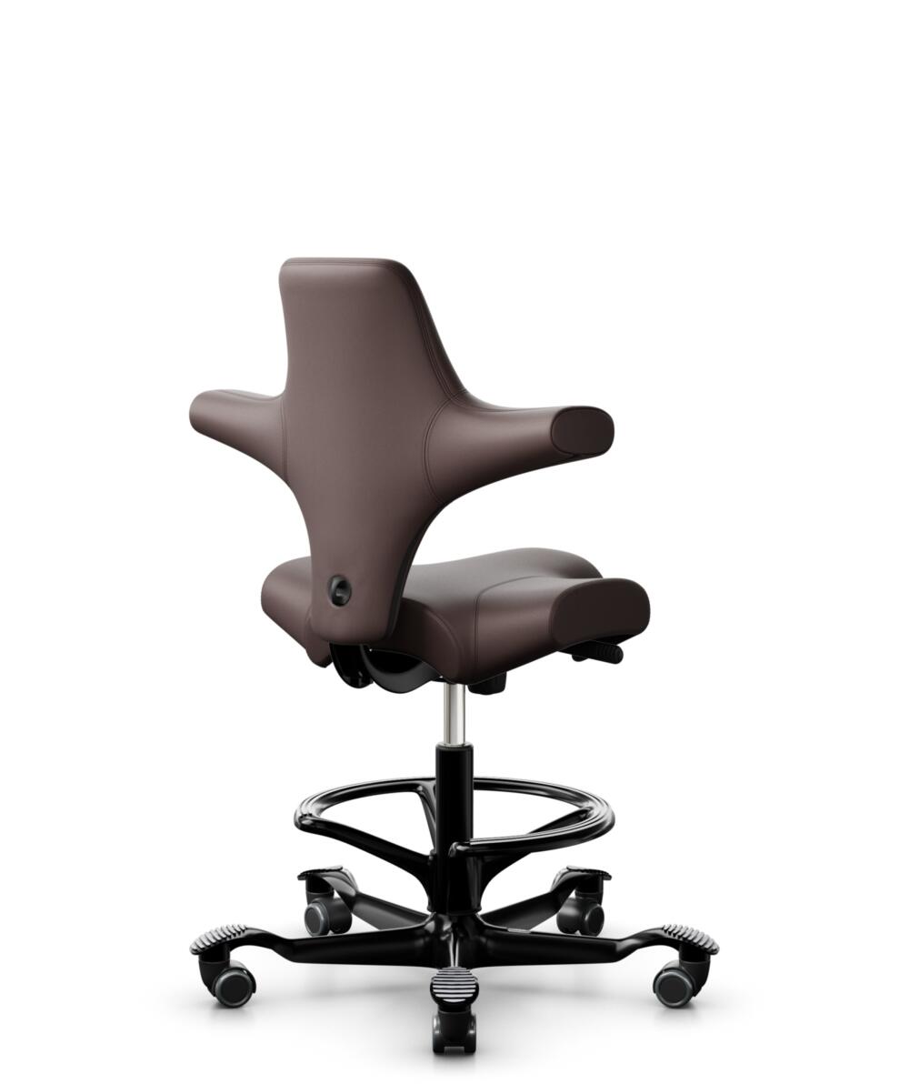 HÅG Capisco 8106 - Paloma Soft (Wollsdorf) - Semi-aniline Leder - PL55130 Dark brown - Framekleur - Zwart - Gasveer - 265 mm (Zithoogte 53-79cm) - Vloercontact - Harde wielen t.b.v. zachte vloeren - Voetenring - Ja, in framekleur - Voetster - Nee, voet... - 1
