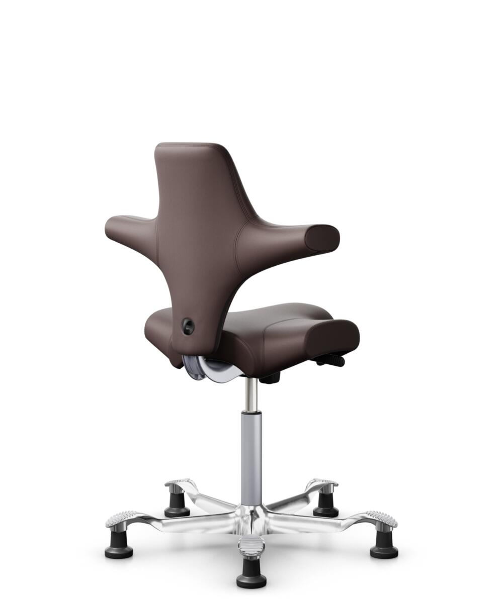 HÅG Capisco 8106 - Paloma Soft (Wollsdorf) - Semi-aniline Leder - PL55130 Dark brown - Framekleur - Zilver - Gasveer - 200 mm (Zithoogte 46-64cm) - Vloercontact - Glijdoppen - Voetenring - Nee, geen voetenring - Voetster - Ja, voetster in gepolijst alu... - 1