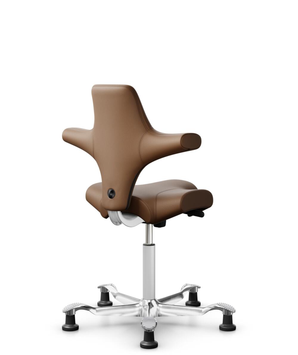 HÅG Capisco 8106 - Paloma Soft (Wollsdorf) - Semi-aniline Leder - PL05429 Cognac - Framekleur - Wit - Gasveer - 200 mm (Zithoogte 46-64cm) - Vloercontact - Glijdoppen - Voetenring - Nee, geen voetenring - Voetster - Ja, voetster in gepolijst aluminium - 3