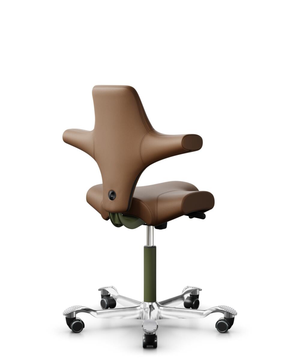 HÅG Capisco 8106 - Paloma Soft (Wollsdorf) - Semi-aniline Leder - PL05429 Cognac - Framekleur - Moss Grey - Gasveer - 150 mm (Zithoogte 40-55cm) - Vloercontact - Harde wielen t.b.v. zachte vloeren - Voetenring - Nee, geen voetenring - Voetster - Ja, vo... - 3