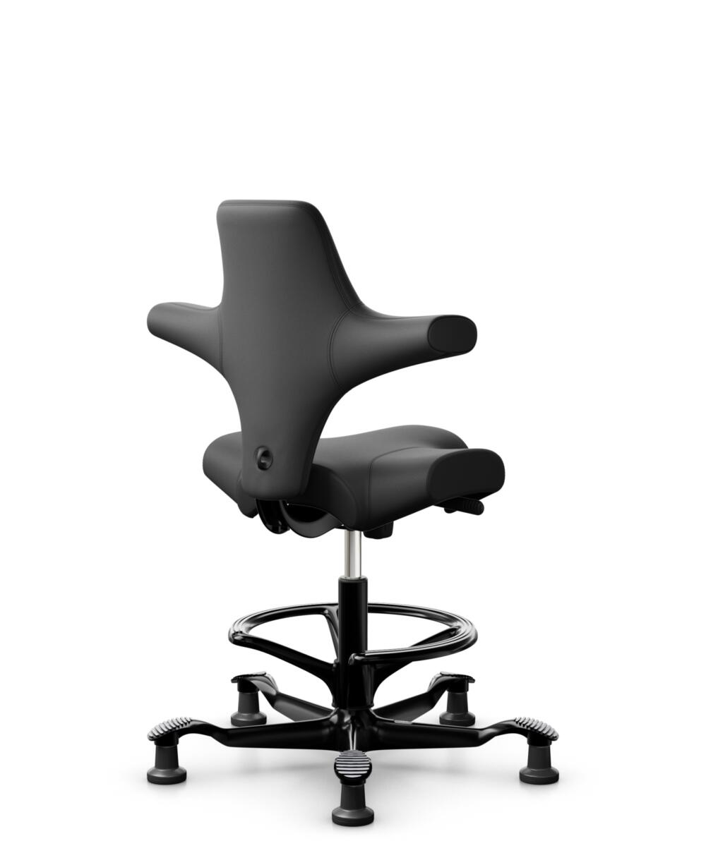 HÅG Capisco 8106 - Paloma Soft (Wollsdorf) - Semi-aniline Leder - PL56100 Black - Framekleur - Zwart - Gasveer - 265 mm (Zithoogte 53-79cm) - Vloercontact - Glijdoppen - Voetenring - Ja, in framekleur - Voetster - Nee, voetster in framekleur - 3