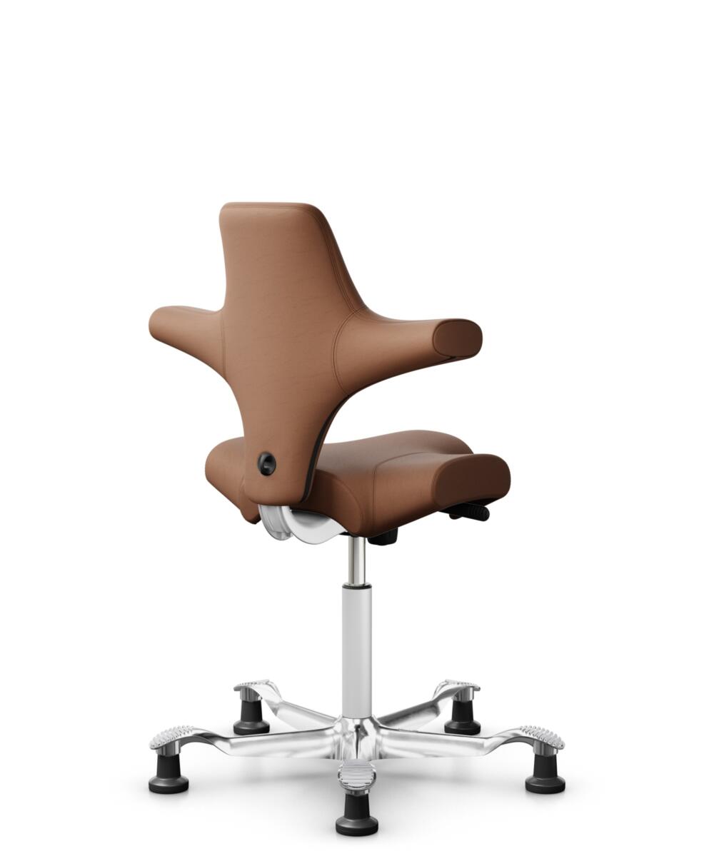 HÅG Capisco 8106 - Elmosoft (Elmo) - Semi-aniline Leder - EL33004 - Cognac - Framekleur - Wit - Gasveer - 265 mm (Zithoogte 53-79cm) - Vloercontact - Glijdoppen - Voetenring - Nee, geen voetenring - Voetster - Ja, voetster in gepolijst aluminium - 3