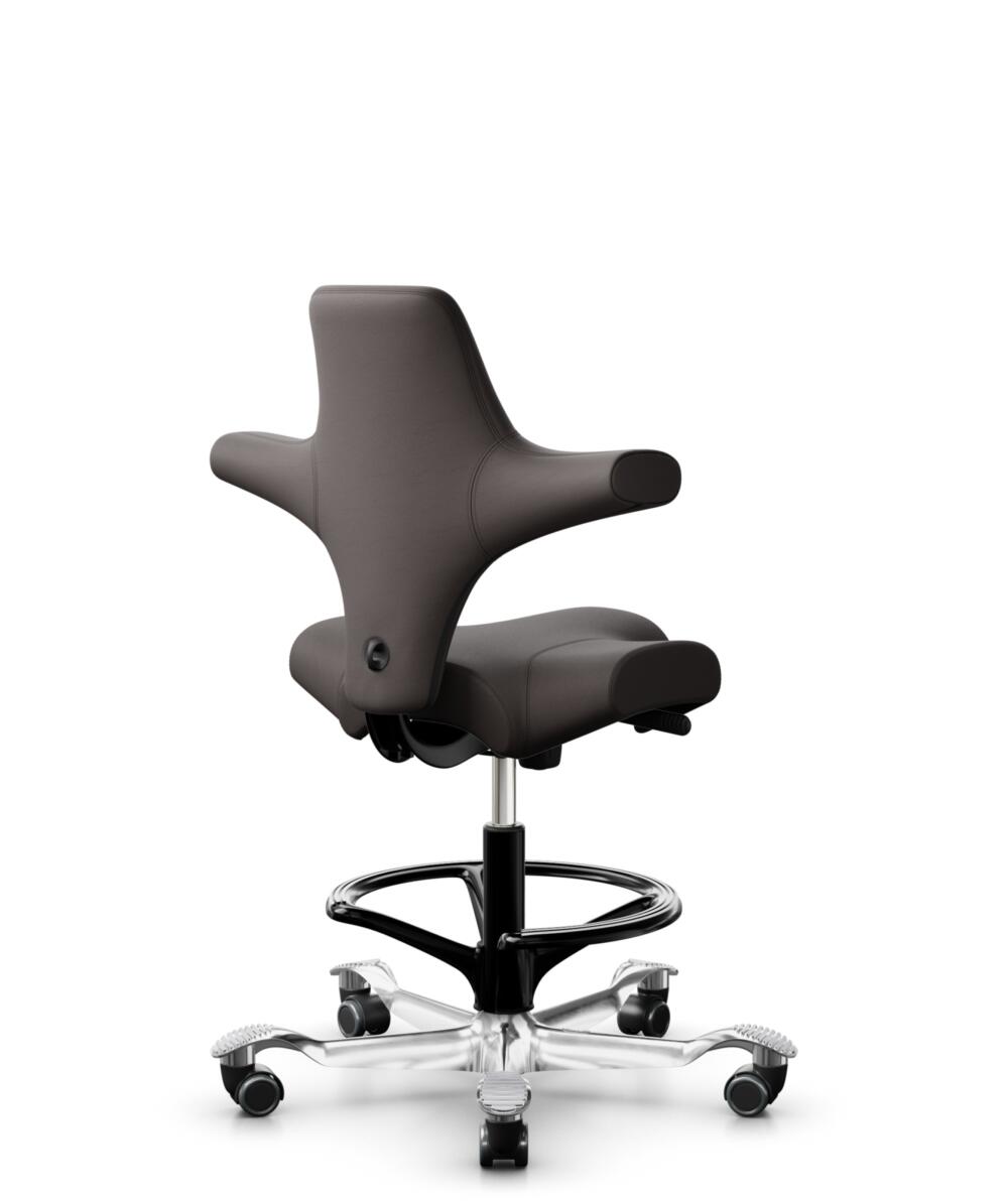 HÅG Capisco 8106 - Elmosoft (Elmo) - Semi-aniline Leder - EL93068 - Dark brown - Framekleur - Zwart - Gasveer - 265 mm (Zithoogte 53-79cm) - Vloercontact - Harde wielen t.b.v. zachte vloeren - Voetenring - Ja, in framekleur - Voetster - Ja, voetster in... - 3