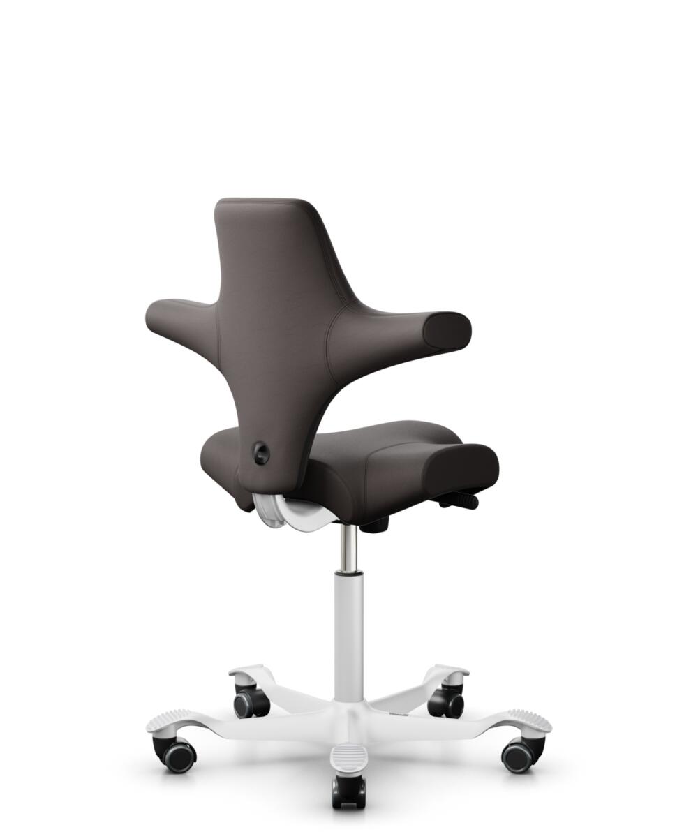 HÅG Capisco 8106 - Elmosoft (Elmo) - Semi-aniline Leder - EL93068 - Dark brown - Framekleur - Wit - Gasveer - 200 mm (Zithoogte 46-64cm) - Vloercontact - Zachte wielen t.b.v. harde vloeren - Voetenring - Nee, geen voetenring - Voetster - Nee, voetster ... - 1